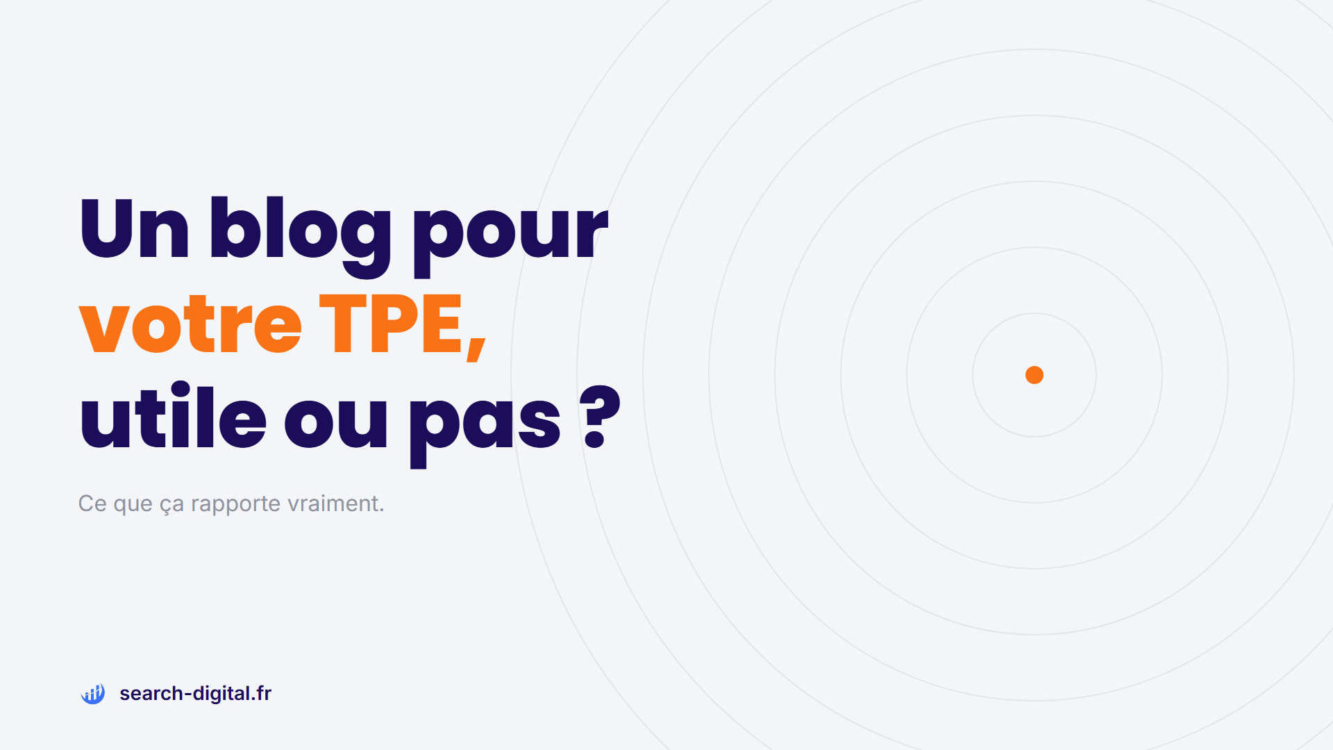 Artisan rédigeant un article de blog pour une TPE sur son ordinateur portable